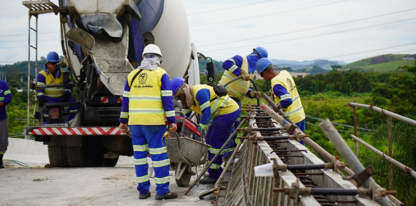 Construção de alça do viaduto Heitor Leite Franco entra na reta final em Volta Redonda
